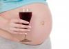 Женщины употребляют алкоголь, несмотря на беременность